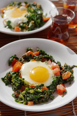 Fried eggs with spinach