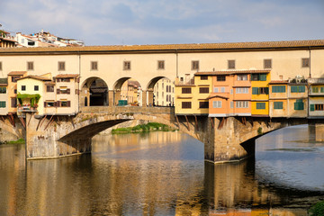 Fototapeta na wymiar The Ponte Vecchio over the river Arno on the city of Florence