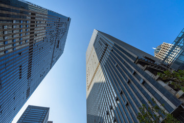 Fototapeta premium architectural complex against sky in downtown, china.