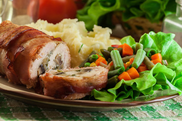 Chicken breast stuffed with champignon
