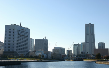  日本・横浜の都市景観「ビル群を望む」