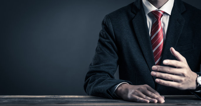 顔無しのビジネスマン グレーバック