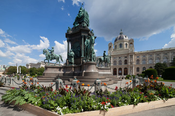 Fototapeta premium Empress Maria Theresa Monument in Vienna, Austria