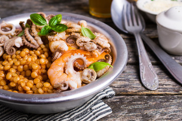 Seafood with shallow paste