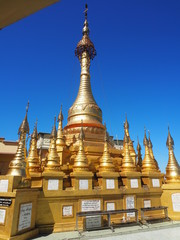 Fototapeta na wymiar ミャンマーの寺院