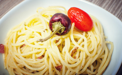 Spaghetti with tomatoes and chili