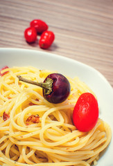 Spaghetti with tomatoes and chili