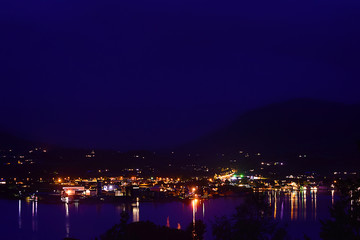 Fototapeta premium Etne bei Nacht