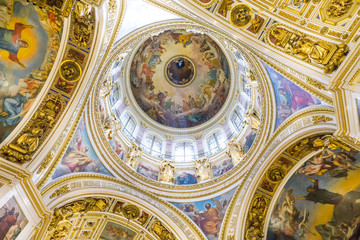 Fototapeta premium St. Petersburg, Russia, August 16, 2017: View inside St. Isaac's Cathedral