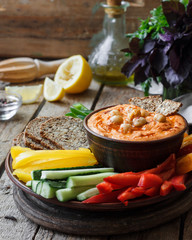 hummus with fresh vegetables