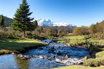 Foto op Canvas river with Pic du Midi de Bigorre in the french Pyrenees