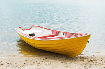 Moored boat on the lake