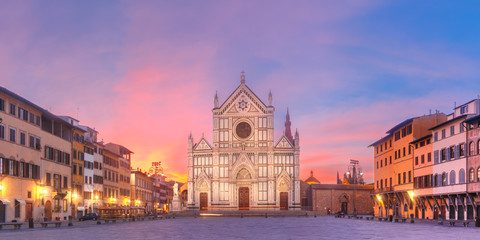 Fototapeta premium Panorama of Basilica di Santa Croce or Basilica of the Holy Cross at beautiful sunrise in Florence, Tuscany, Italy