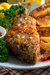 crispy fish with potatoes chips