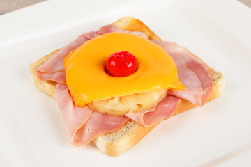 Toast Hawaii