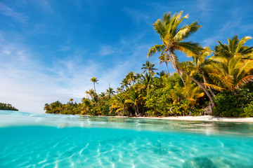 Fototapeta na wymiar Stunning tropical beach at exotic island in Pacific