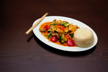 Asiatisches  Gemüse mit Reis