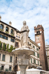 Fototapeta na wymiar Fountain of Our Lady of Verona in the Piazza delle Erbe square