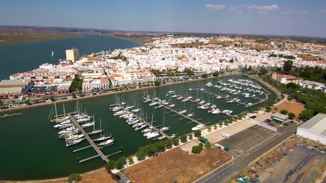 Puerto de Ayamonte desde el aire. Video con drone Huelva