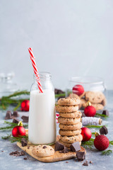 Milk and chocolate cookies