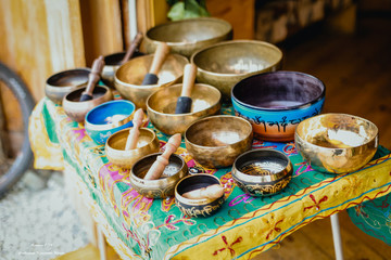 The singing bowl. The magic of the music.
