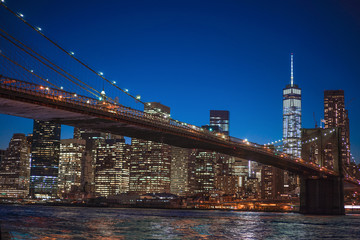 Fototapeta na wymiar Brooklyn Bridge and lower Manhattan from BB Park