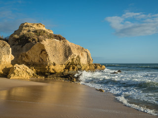 Fototapeta na wymiar Sandstone coastline with sandy beaches at Gale