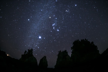 Obraz premium Orion rośnie na Minamiizu Minoruiwa