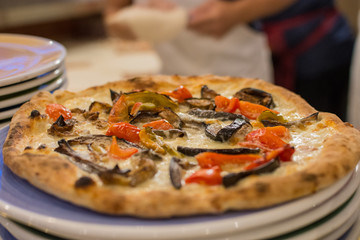 sfondo con pizza su piatto