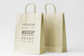 Paper bag mockup © Rawpixel.com