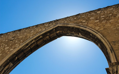 Fototapeta na wymiar Exposed arch at Carmo Convent