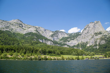 Grundlsee in der Steiermark mit dem markanten Backenstein