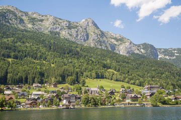Grundlsee in der Steiermark mit dem markanten Backenstein