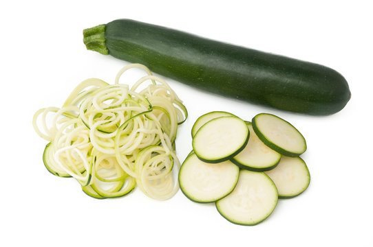 Zucchinispiralen und Scheiben