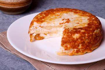 Apple pie with cottage cheese cream