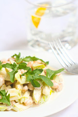 Salad with beans and arugula