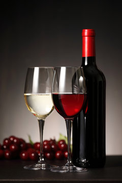 ワイン　Red and white wine image