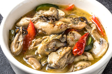 カキのアヒージョ　Spanish-style garlic Oyster