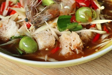 Mixed salad papaya with shrimp