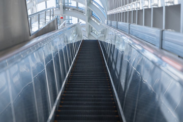Obraz premium エスカレーター / ルール、マナーのイメージ
