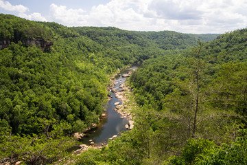 Fototapeta na wymiar Big South Fork River. View of the Big South Fork National Recreation Area. The national park is popular with outdoor enthusiasts and activities include hiking and kayaking.