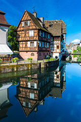 The Ill river in Petite France area in strasbourg - obrazy, fototapety, plakaty