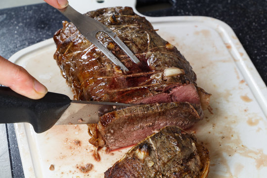 D&eacute;couper un rosbif cuit