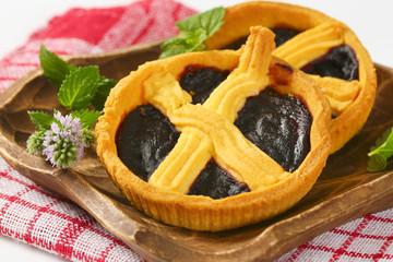 small plum jam tarts
