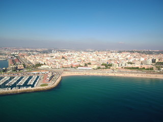 Fototapeta na wymiar Puerto deportivo de Tarragona desde el aire.