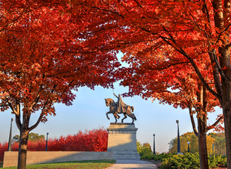 November 3, 2017 - St. Louis, Missouri - Fall foliage around the Apotheosis of St. Louis statue of...