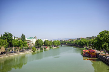 Fototapeta na wymiar Kura River in Tbilisi, Georgia
