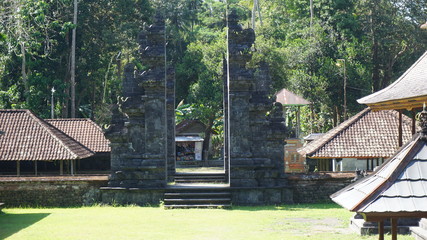 temple-gate-bali