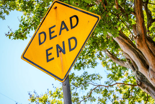 2,295 Dead End Sign Stock Photos, High-Res Pictures, and Images - Getty  Images