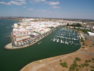 Vista aerea de Ayamonte, ciudad de la provincia de Huelva, Andalucía, situada junto a la desembocadura del río Guadiana